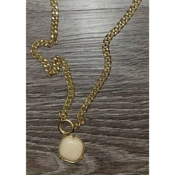Universal Thread 18" Disc Semi Precious Ivory Charm Chain Necklace Gold Tone - Picture 1 of 3